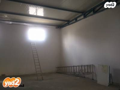 מחסנים, העבודה, אזור תעשיה ראש העין, ראש העין