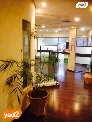 מבני תעשיה, אזור תעשיה נווה נאמן, הוד השרון