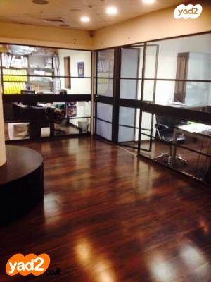 מבני תעשיה, אזור תעשיה נווה נאמן, הוד השרון