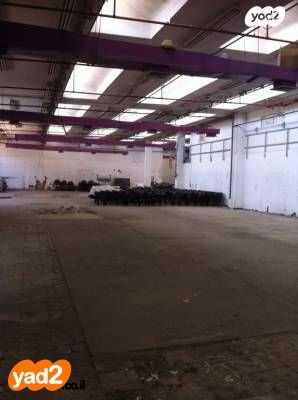 מחסנים, כפר קאסם, כפר קאסם