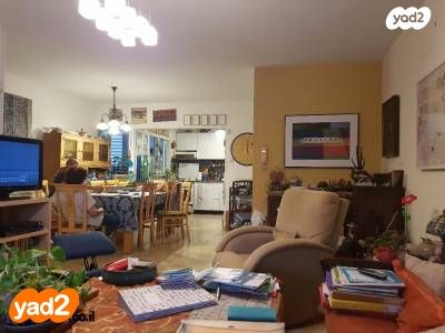 דירה, דבורה הנביאה, הדר, רמת השרון