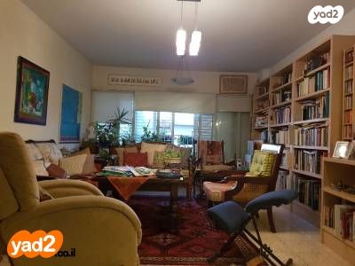 דירה, דבורה הנביאה, הדר, רמת השרון