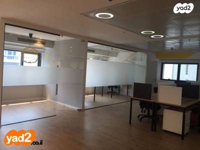 משרדים, בורסה, רמת גן