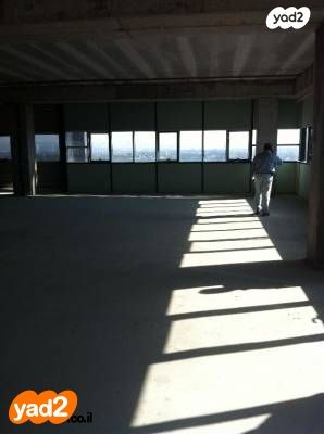 מחסנים, שאר העיר, בני ברק