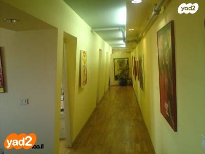 בניין משרדים, כפר סבא