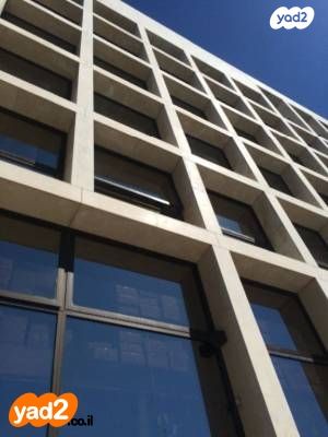 בניין משרדים, כפר סבא