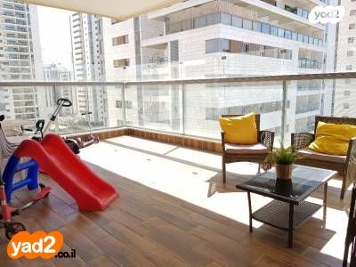 שייקה אופיר 