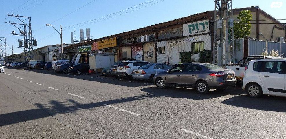 מבני תעשיה, אזור תעשיה כרמיאל, כרמיאל