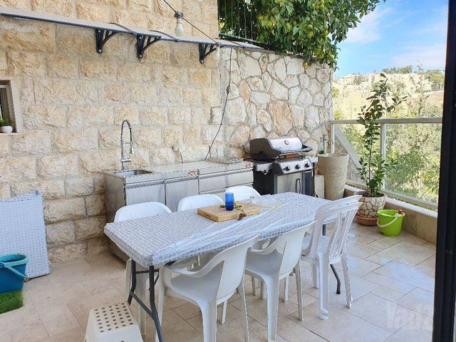 דירה למכירה בירושלים (תיווך) — 4