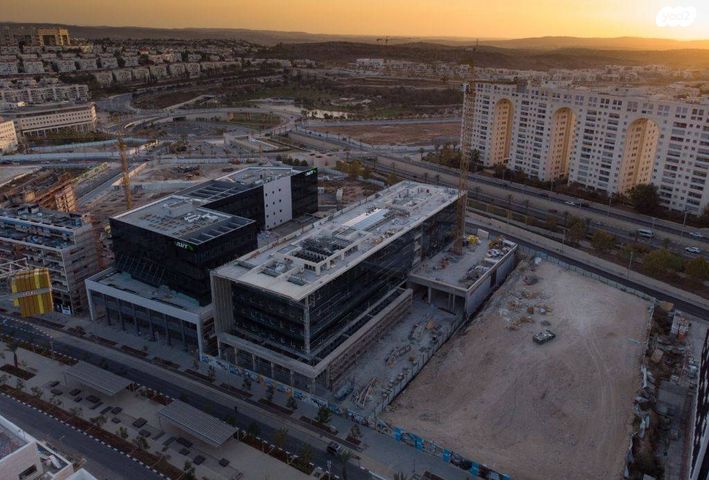 בניין משרדים, שדרות החשמונאים 1, שאר העיר, מודיעין מכבים רעות