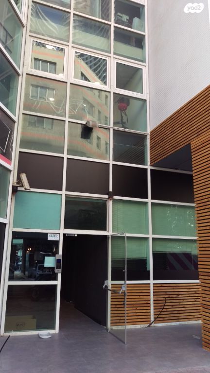 חנויות/ שטח מסחרי, התעשייה 4, מונטיפיורי, הרכבת, תל אביב יפו