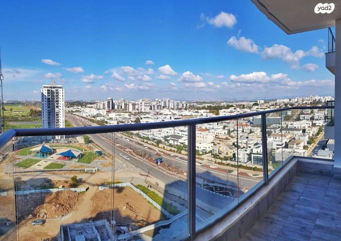 שולמית אלוני 