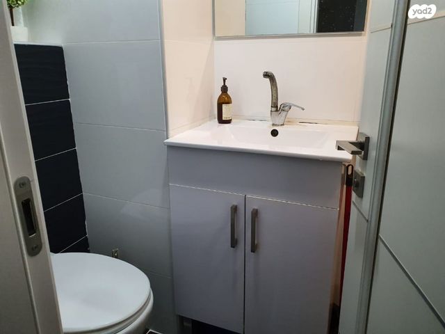 חנויות/ שטח מסחרי, חיים משה שפירא, רובע ד', אשדוד