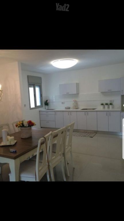 ניצנים 4