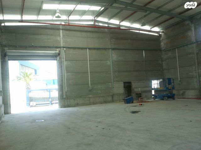 מבני תעשיה, אזור תעשיה ג, חולון