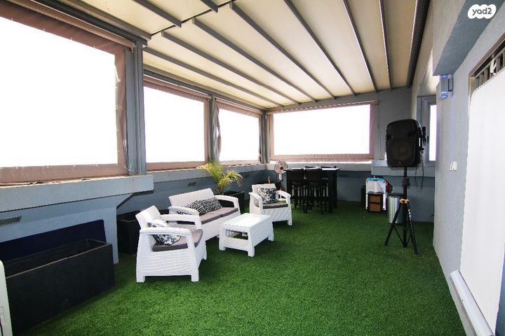 גג/ פנטהאוז, שמעון בן צבי, שטח 9, גבעתיים