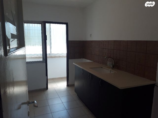 ז'בוטינסקי 438