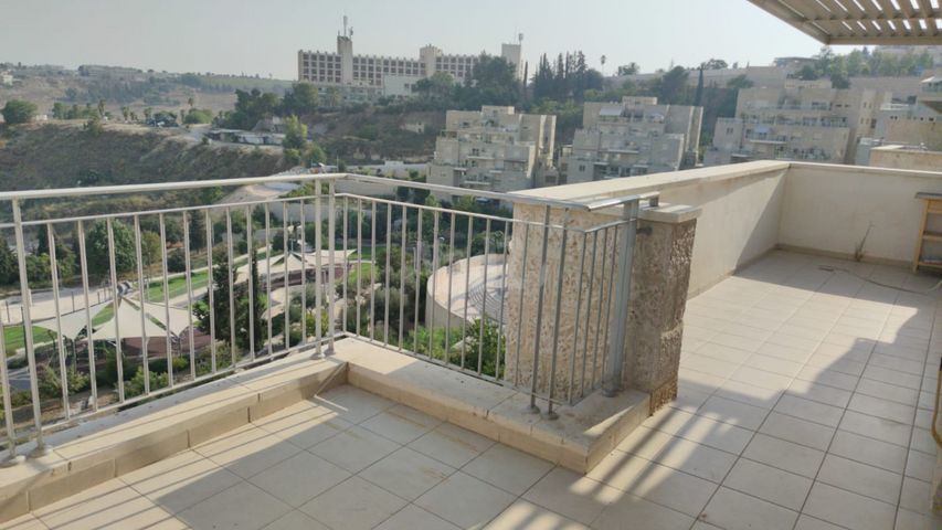 שלמה ארגוב 4