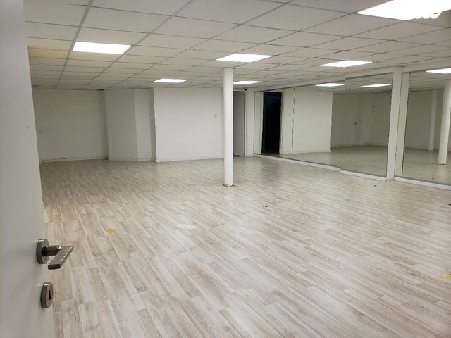 חנויות/ שטח מסחרי, מוזס יהודה ונח, נחלת יצחק, תל אביב יפו