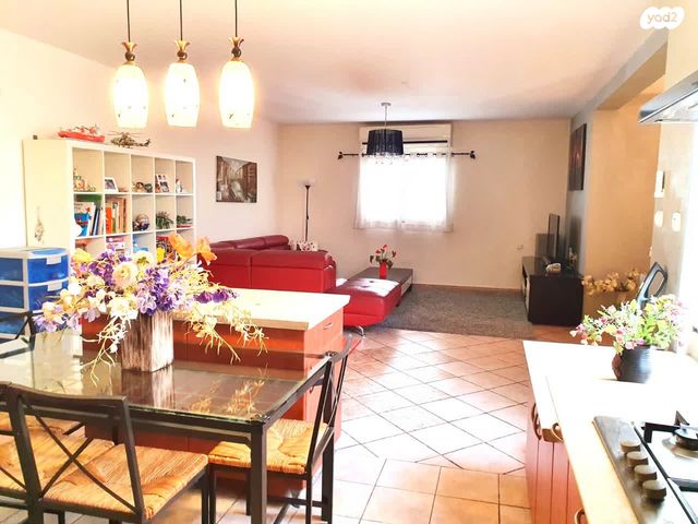 דירה, הרצליה