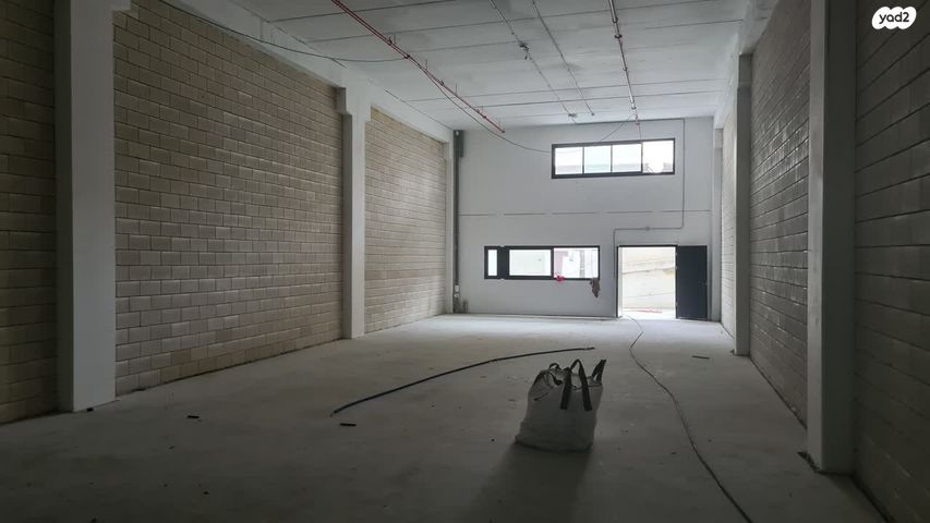 מבני תעשיה, הלהב 1, חולון