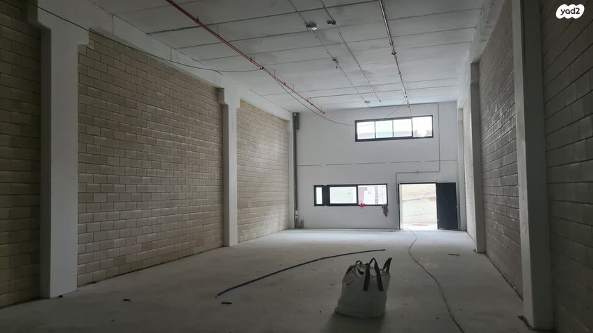 מבני תעשיה, הלהב 1, חולון