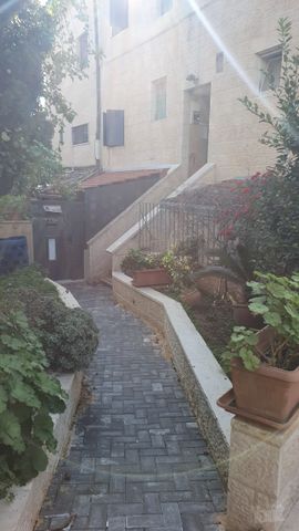 טריפלקס למכירה בירושלים (תיווך) — 3