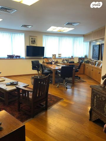 משרדים, בורסה, רמת גן