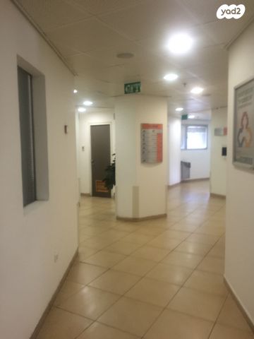 משרדים, יגאל אלון, יד אליהו, תל אביב יפו