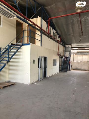 מבני תעשיה, אזור תעשיה ג, חולון