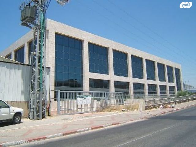 בניין משרדים, כפר סבא