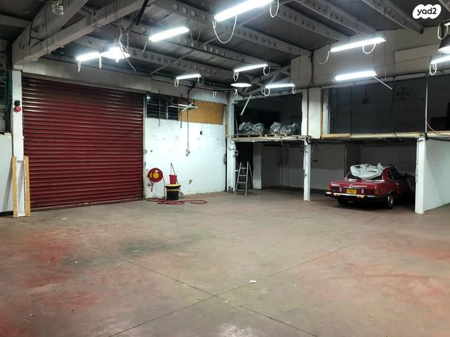 מחסנים, כפר קאסם, כפר קאסם