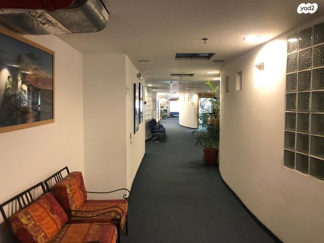 משרדים, בורסה, רמת גן