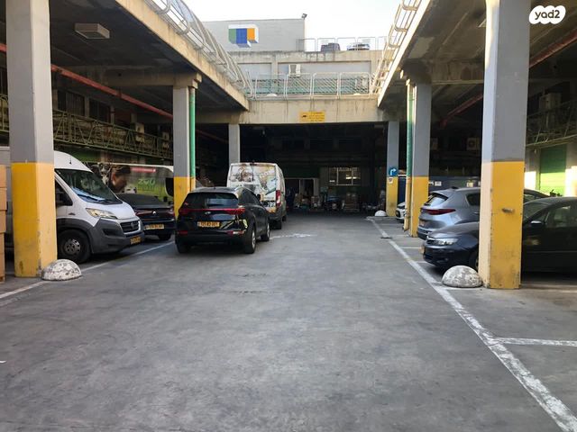 מחסנים, כפר קאסם, כפר קאסם