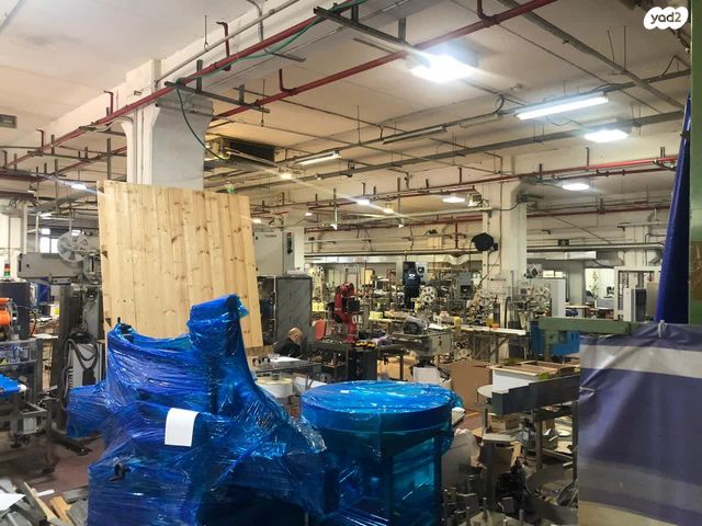 מבני תעשיה, אזור תעשיה ג, חולון