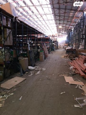 מבני תעשיה, אזור תעשיה ג, חולון