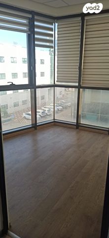 משרדים, הוד השרון