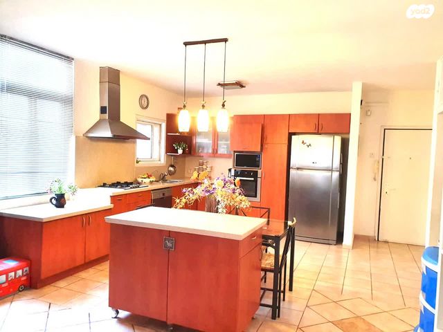 דירה, הרצליה