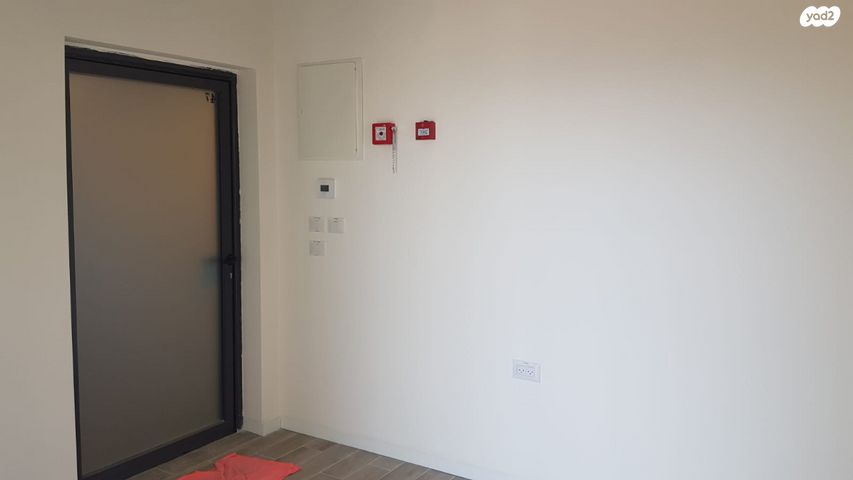 משרדים, הרב ניסנבאום 37, אזור תעשיה, בת ים