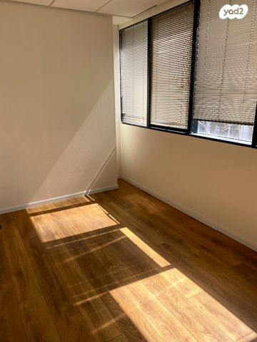 משרדים, הרצליה