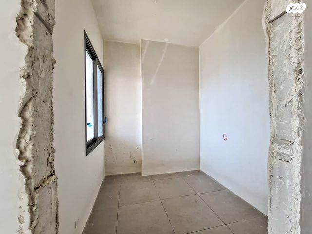 גג/ פנטהאוז, אריק לביא 18, עיר ימים, נתניה