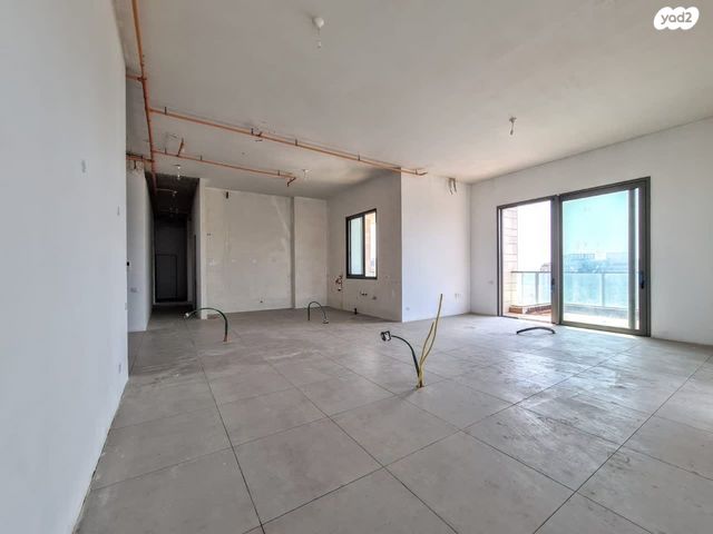 גג/ פנטהאוז, אריק לביא 18, עיר ימים, נתניה