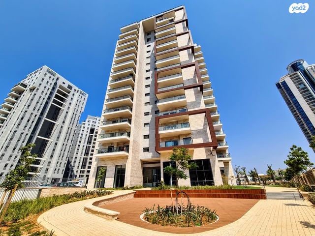 גג/ פנטהאוז, אריק לביא 18, עיר ימים, נתניה