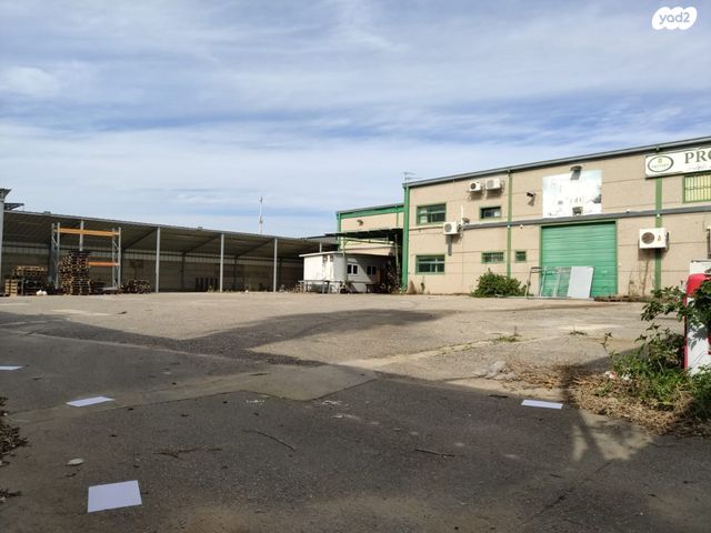 מבני תעשיה, כנות