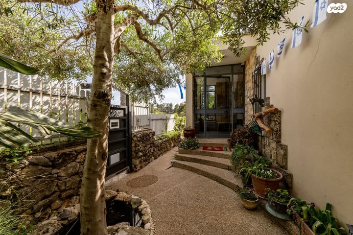 בית פרטי/ קוטג', אלה, כפר ורדים