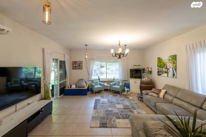 בית פרטי/ קוטג', אלה, כפר ורדים