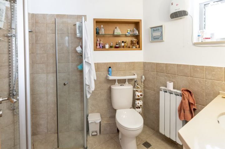 בית פרטי/ קוטג', אלה, כפר ורדים