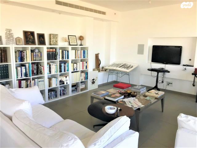 דירה, אלוף קלמן מגן, תל אביב יפו