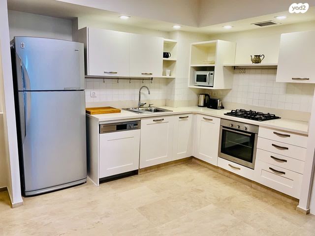 דירה, הרצליה