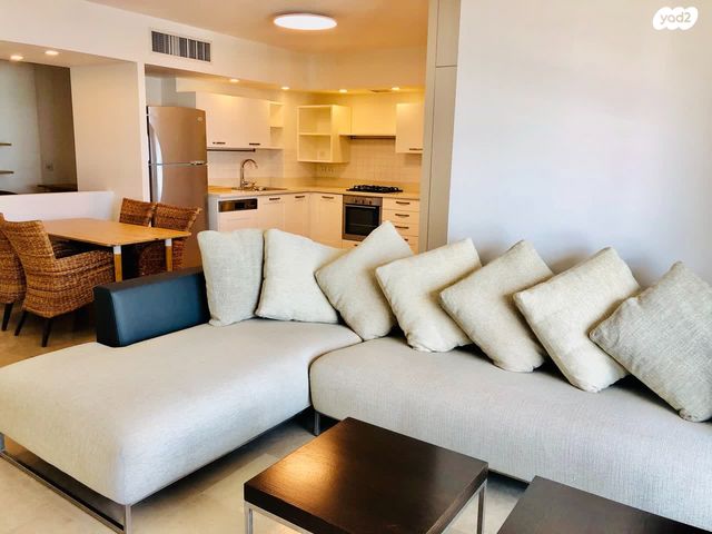 דירה, הרצליה